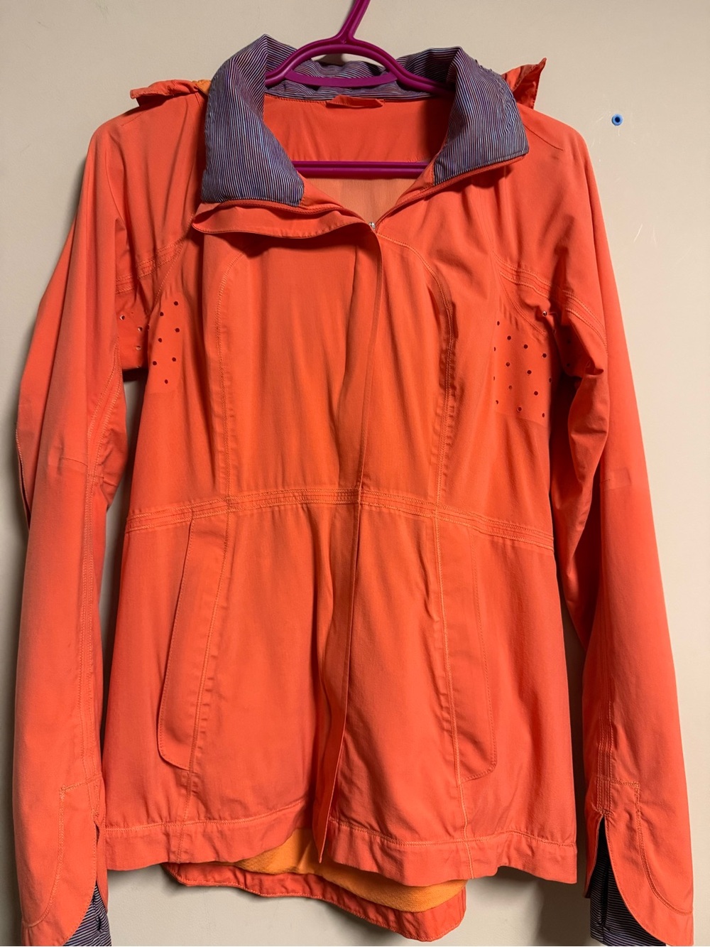 Lululemon Run: In The Rain Jacket
Size 4 or Small
